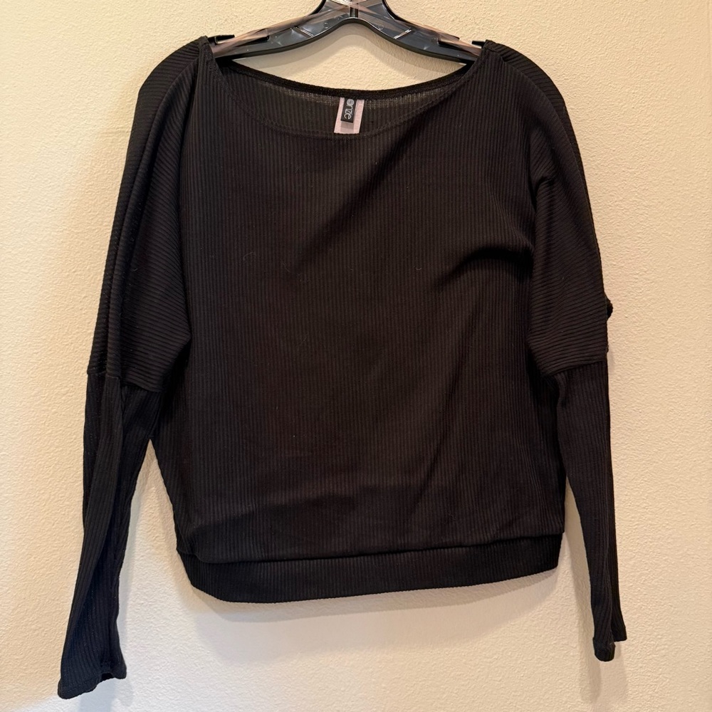 Onzie Black Boxy Long Sleeve Sweatshirt